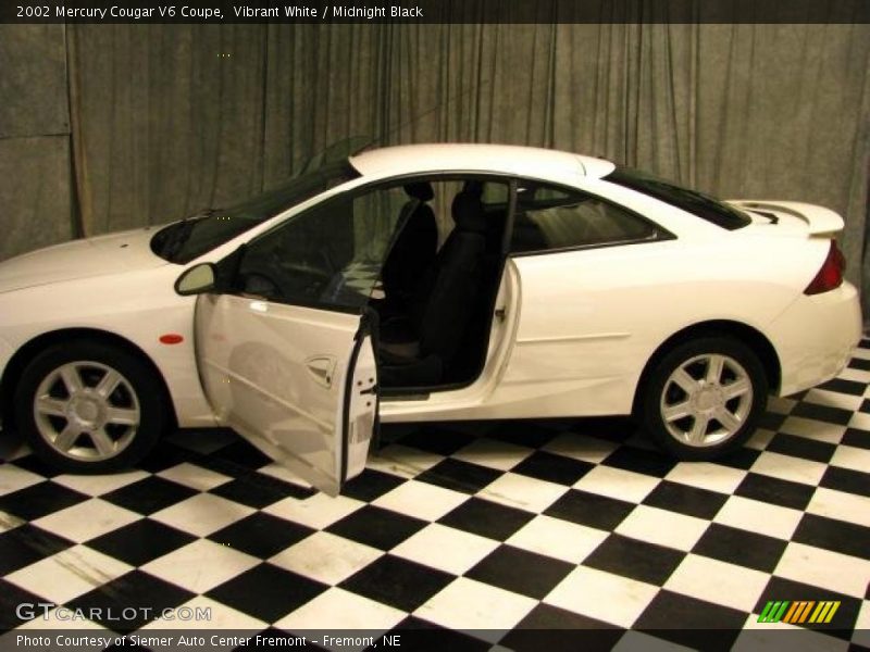 Vibrant White / Midnight Black 2002 Mercury Cougar V6 Coupe
