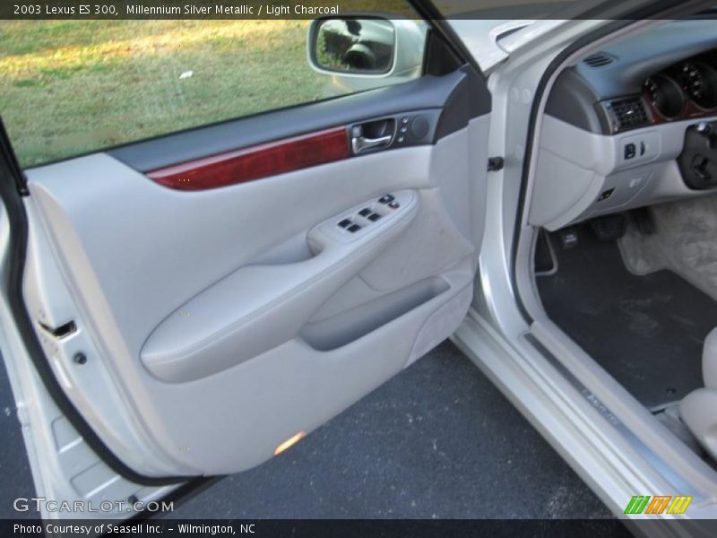Millennium Silver Metallic / Light Charcoal 2003 Lexus ES 300
