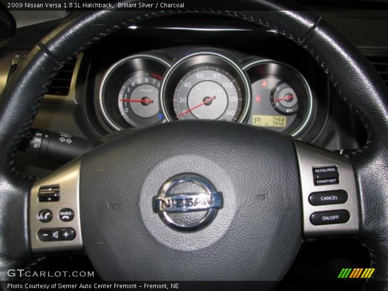 Brillant Silver / Charcoal 2009 Nissan Versa 1.8 SL Hatchback