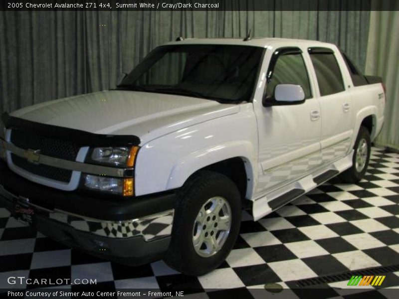 Summit White / Gray/Dark Charcoal 2005 Chevrolet Avalanche Z71 4x4