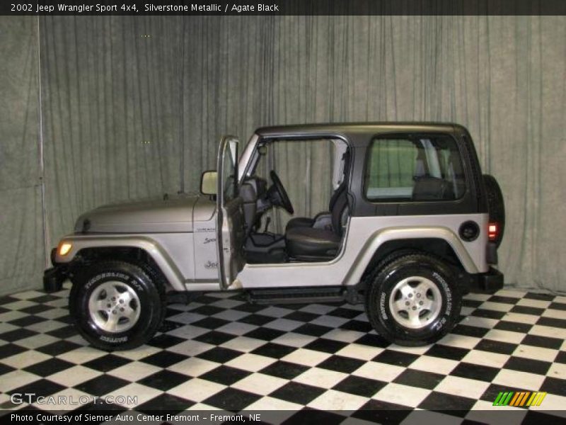 Silverstone Metallic / Agate Black 2002 Jeep Wrangler Sport 4x4