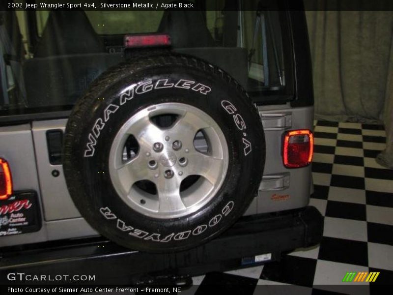 Silverstone Metallic / Agate Black 2002 Jeep Wrangler Sport 4x4