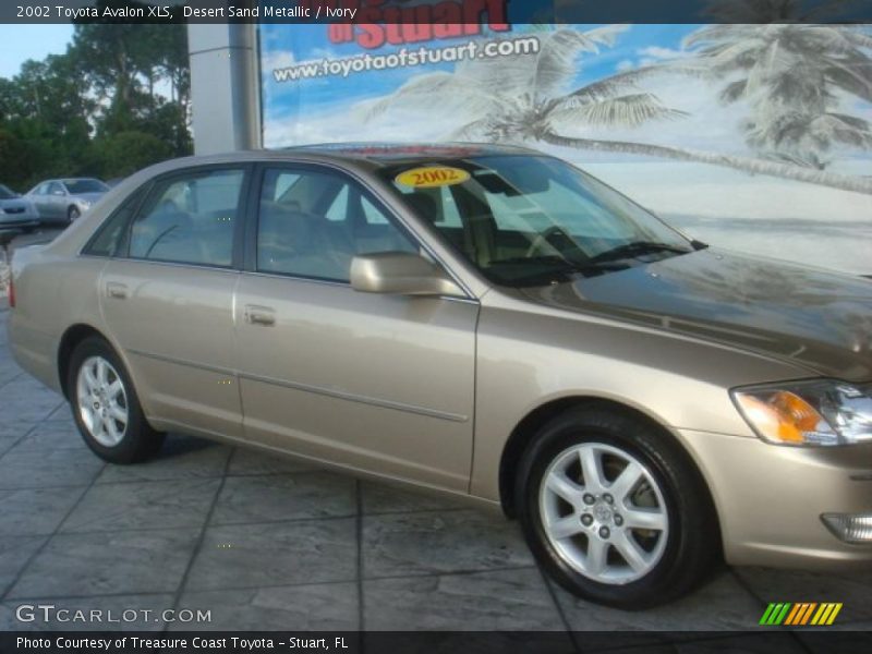 Desert Sand Metallic / Ivory 2002 Toyota Avalon XLS