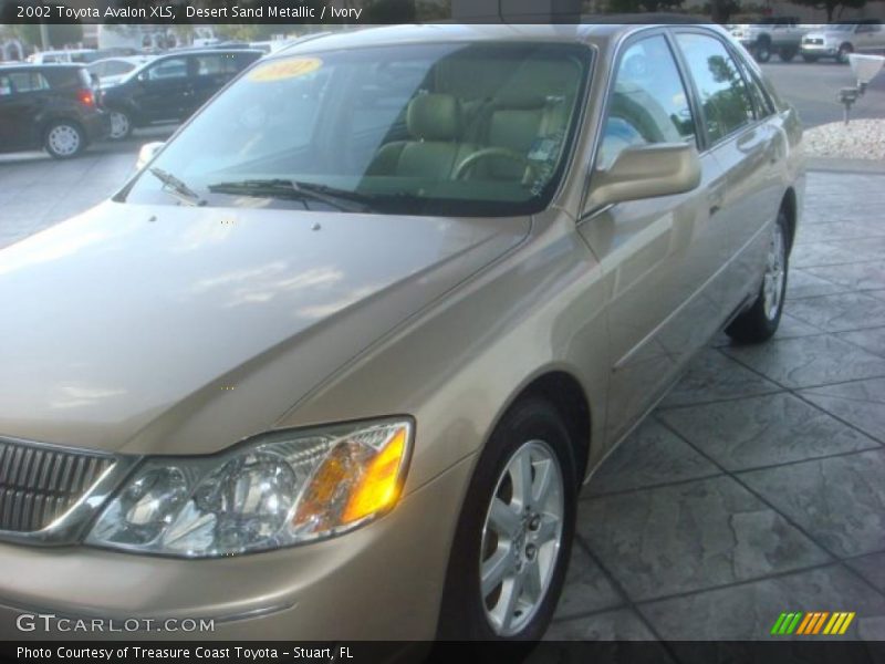 Desert Sand Metallic / Ivory 2002 Toyota Avalon XLS