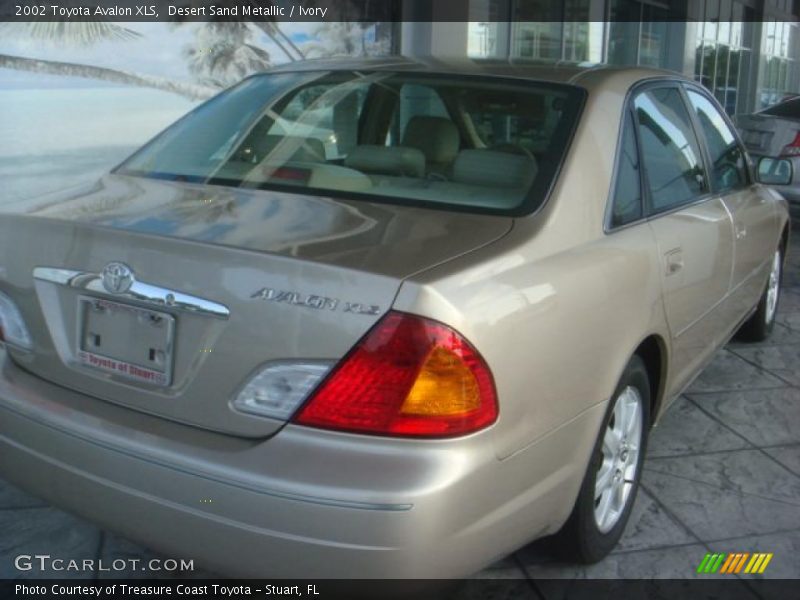 Desert Sand Metallic / Ivory 2002 Toyota Avalon XLS