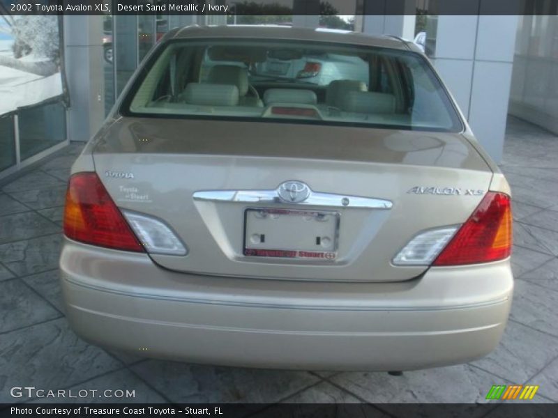 Desert Sand Metallic / Ivory 2002 Toyota Avalon XLS