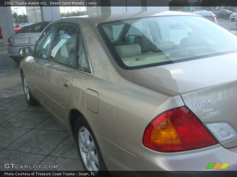 Desert Sand Metallic / Ivory 2002 Toyota Avalon XLS