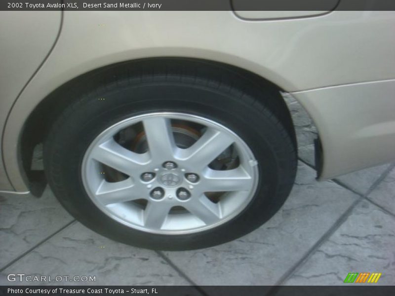 Desert Sand Metallic / Ivory 2002 Toyota Avalon XLS