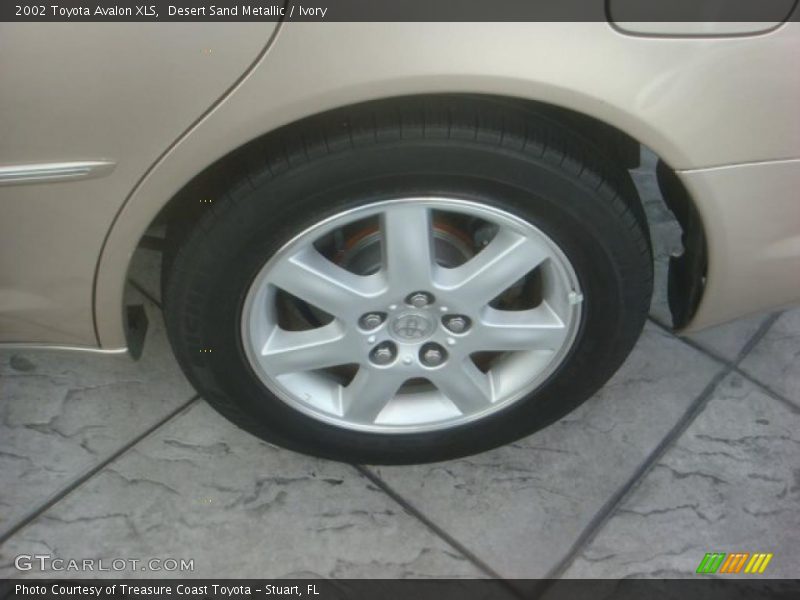 Desert Sand Metallic / Ivory 2002 Toyota Avalon XLS