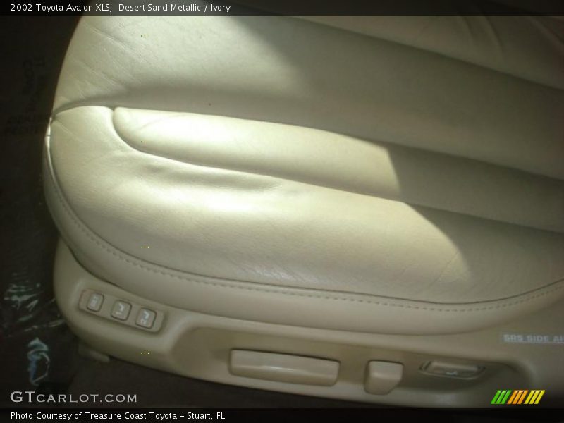 Desert Sand Metallic / Ivory 2002 Toyota Avalon XLS