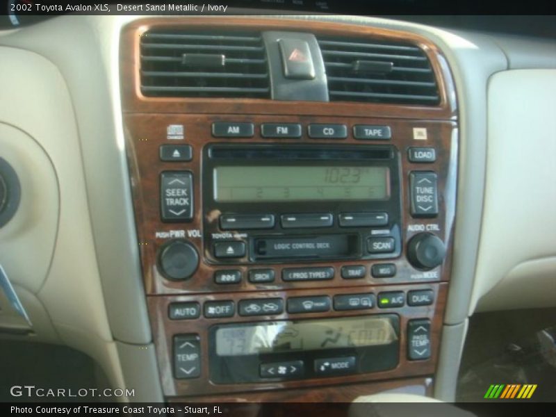 Desert Sand Metallic / Ivory 2002 Toyota Avalon XLS