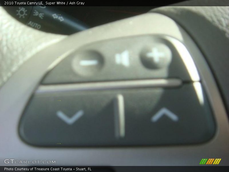 Super White / Ash Gray 2010 Toyota Camry LE