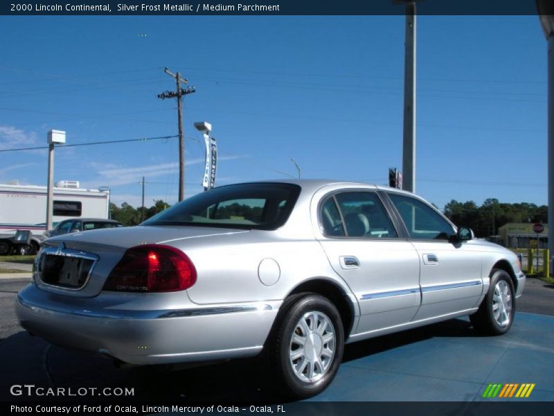 Silver Frost Metallic / Medium Parchment 2000 Lincoln Continental