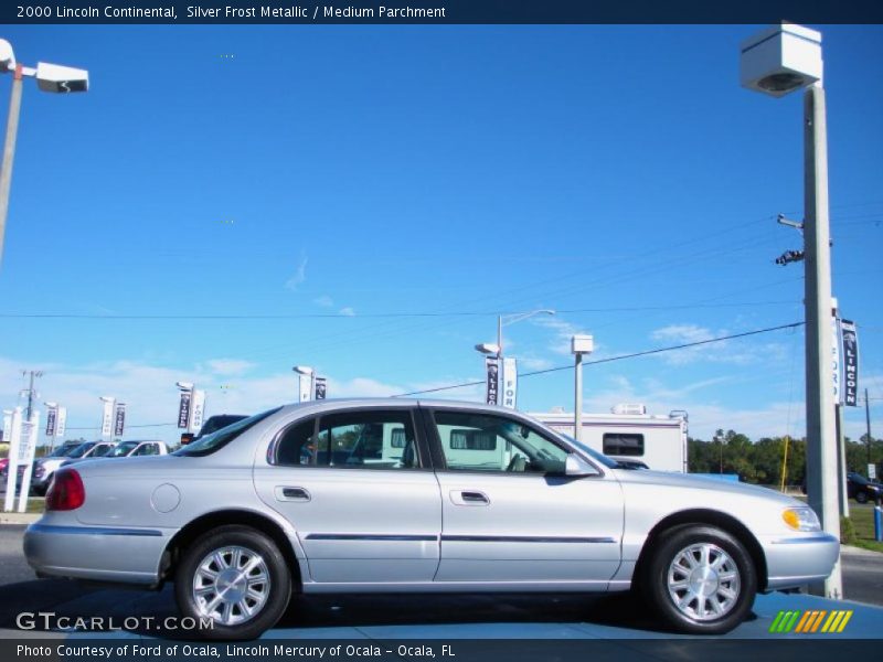Silver Frost Metallic / Medium Parchment 2000 Lincoln Continental