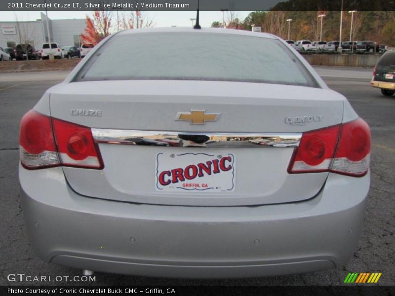 Silver Ice Metallic / Medium Titanium 2011 Chevrolet Cruze LT