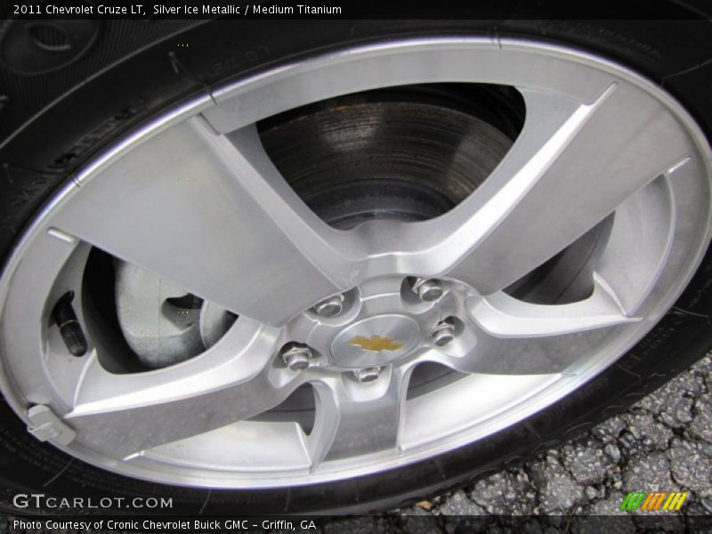 Silver Ice Metallic / Medium Titanium 2011 Chevrolet Cruze LT