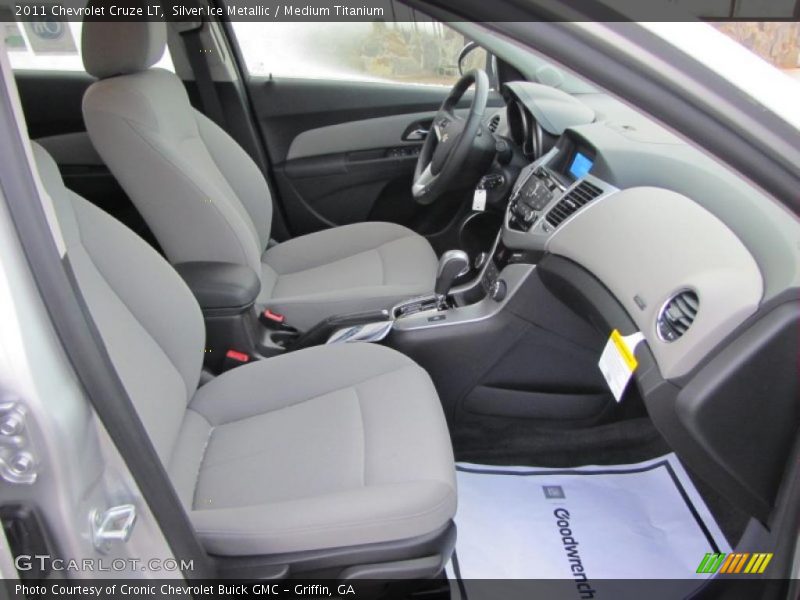 Silver Ice Metallic / Medium Titanium 2011 Chevrolet Cruze LT