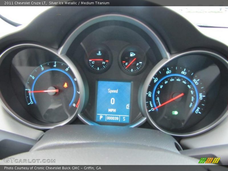 Silver Ice Metallic / Medium Titanium 2011 Chevrolet Cruze LT