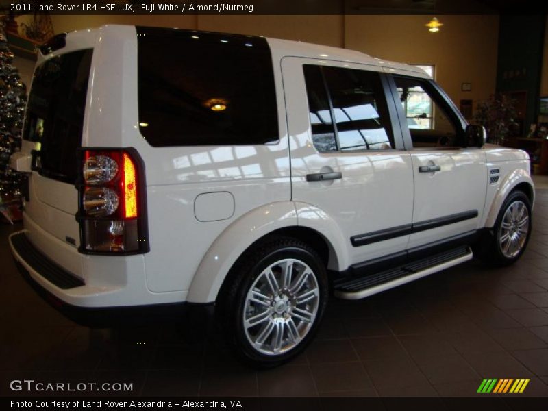 Fuji White / Almond/Nutmeg 2011 Land Rover LR4 HSE LUX