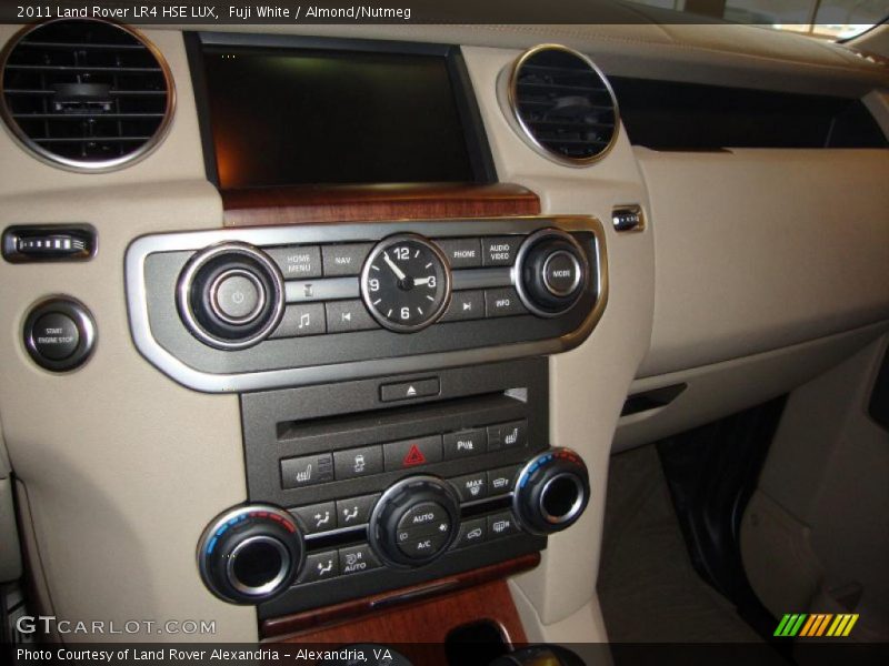 Fuji White / Almond/Nutmeg 2011 Land Rover LR4 HSE LUX