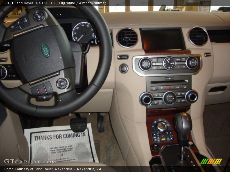 Fuji White / Almond/Nutmeg 2011 Land Rover LR4 HSE LUX