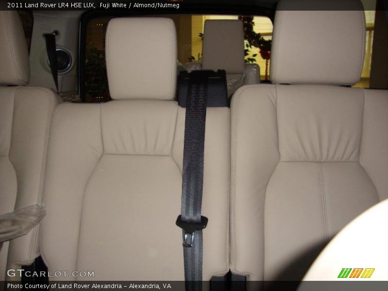Fuji White / Almond/Nutmeg 2011 Land Rover LR4 HSE LUX