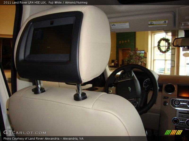 Fuji White / Almond/Nutmeg 2011 Land Rover LR4 HSE LUX