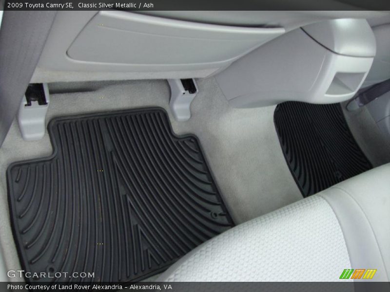 Classic Silver Metallic / Ash 2009 Toyota Camry SE