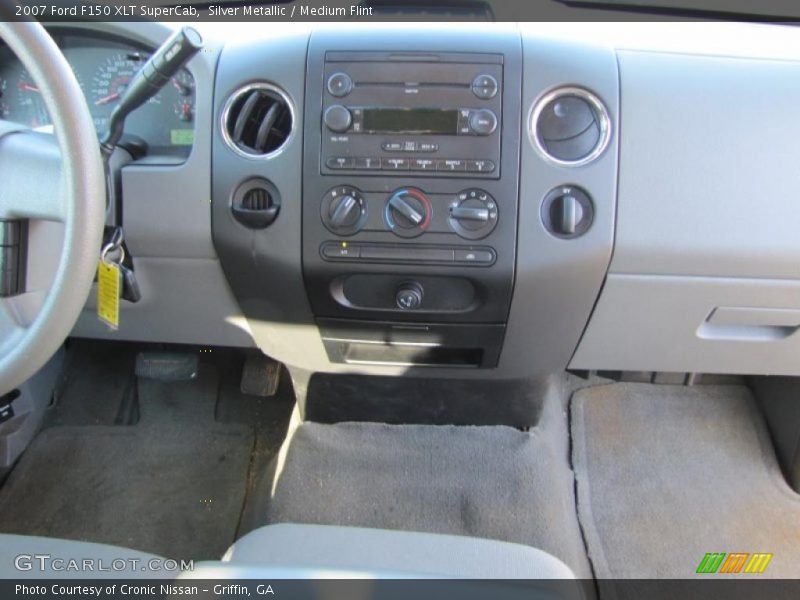 Silver Metallic / Medium Flint 2007 Ford F150 XLT SuperCab