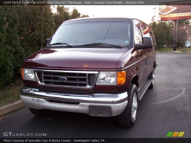 Dark Toreador Red Metallic / Medium Flint 2005 Ford E Series Van E350 Super Duty XLT Passenger
