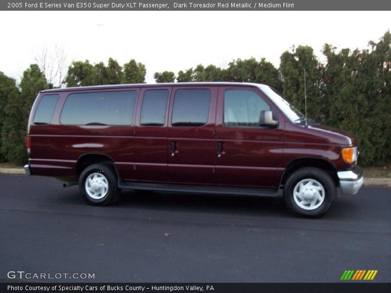 Dark Toreador Red Metallic / Medium Flint 2005 Ford E Series Van E350 Super Duty XLT Passenger