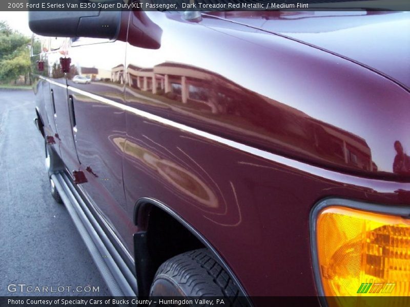 Dark Toreador Red Metallic / Medium Flint 2005 Ford E Series Van E350 Super Duty XLT Passenger