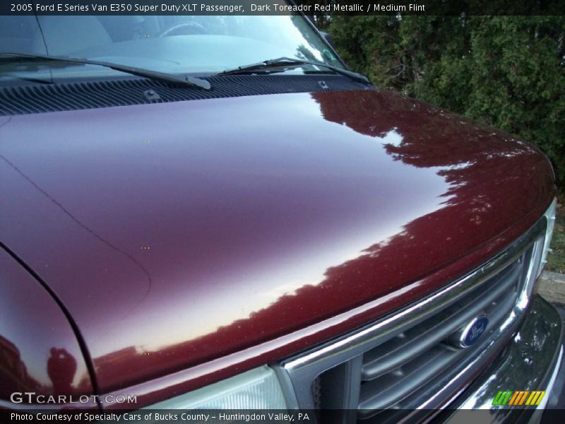 Dark Toreador Red Metallic / Medium Flint 2005 Ford E Series Van E350 Super Duty XLT Passenger