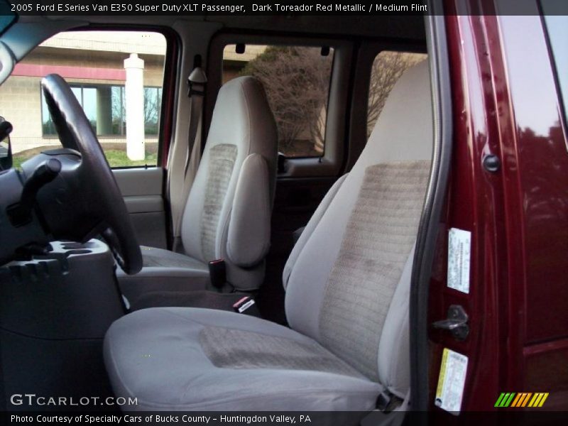 Dark Toreador Red Metallic / Medium Flint 2005 Ford E Series Van E350 Super Duty XLT Passenger