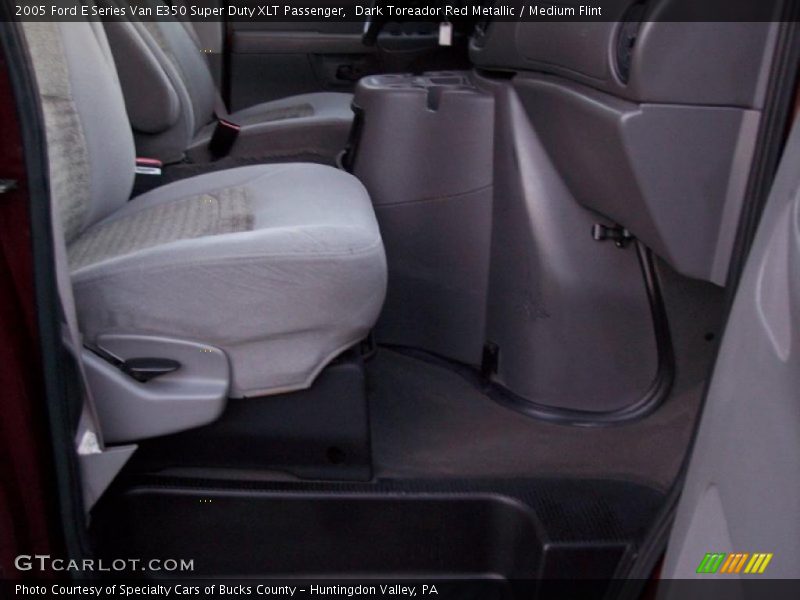 Dark Toreador Red Metallic / Medium Flint 2005 Ford E Series Van E350 Super Duty XLT Passenger