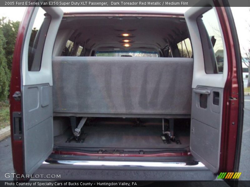 Dark Toreador Red Metallic / Medium Flint 2005 Ford E Series Van E350 Super Duty XLT Passenger