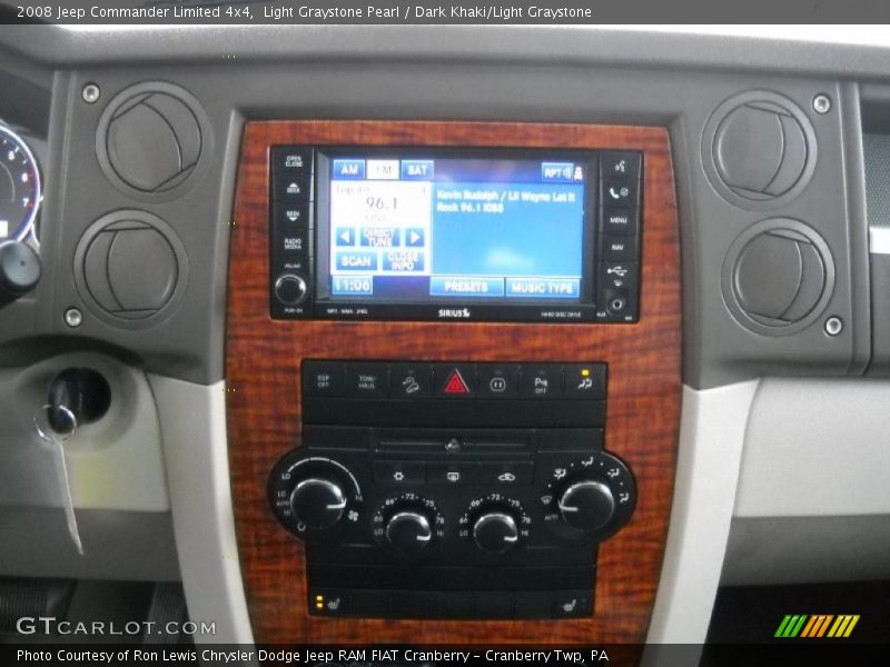 Light Graystone Pearl / Dark Khaki/Light Graystone 2008 Jeep Commander Limited 4x4