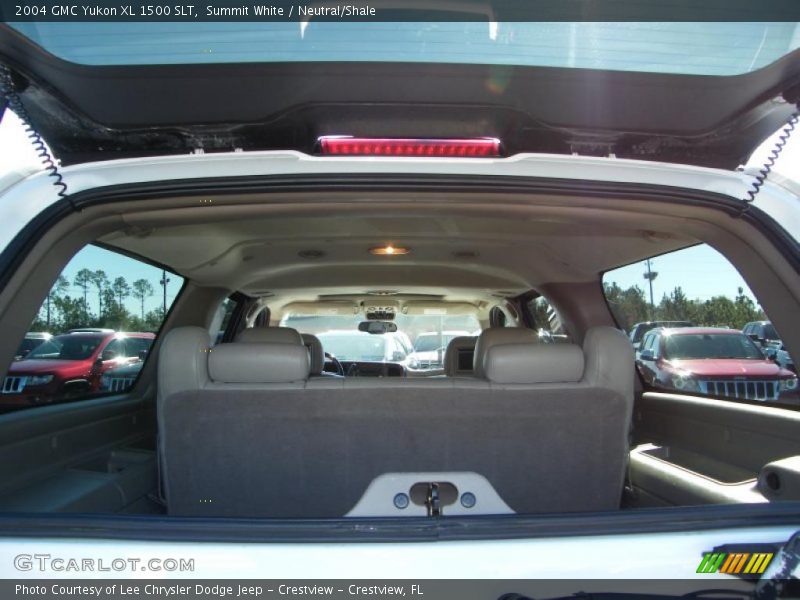 Summit White / Neutral/Shale 2004 GMC Yukon XL 1500 SLT