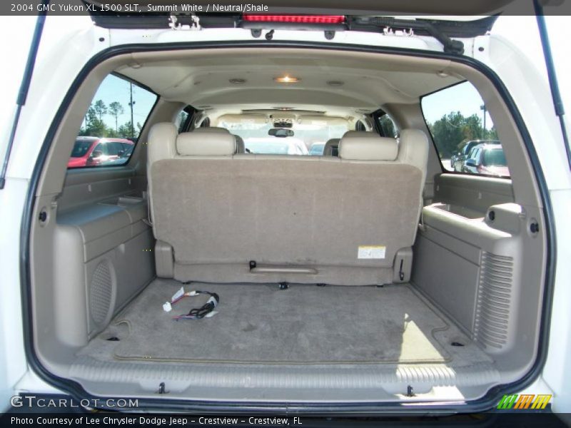 Summit White / Neutral/Shale 2004 GMC Yukon XL 1500 SLT