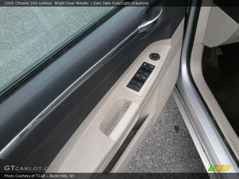 Bright Silver Metallic / Dark Slate Gray/Light Graystone 2005 Chrysler 300 Limited