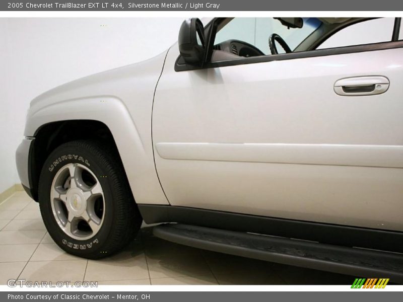 Silverstone Metallic / Light Gray 2005 Chevrolet TrailBlazer EXT LT 4x4