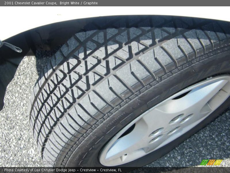 Bright White / Graphite 2001 Chevrolet Cavalier Coupe