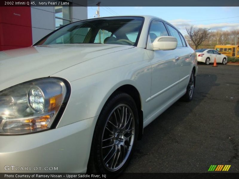 Ivory Pearl / Latte 2002 Infiniti Q 45