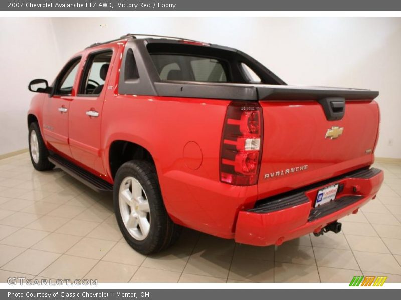 Victory Red / Ebony 2007 Chevrolet Avalanche LTZ 4WD