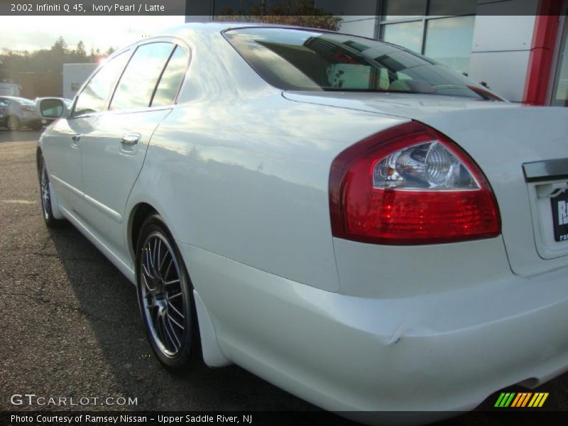 Ivory Pearl / Latte 2002 Infiniti Q 45