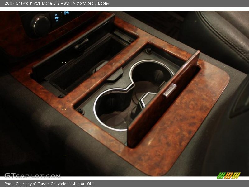 Victory Red / Ebony 2007 Chevrolet Avalanche LTZ 4WD