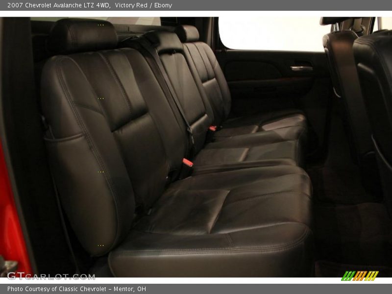 Victory Red / Ebony 2007 Chevrolet Avalanche LTZ 4WD