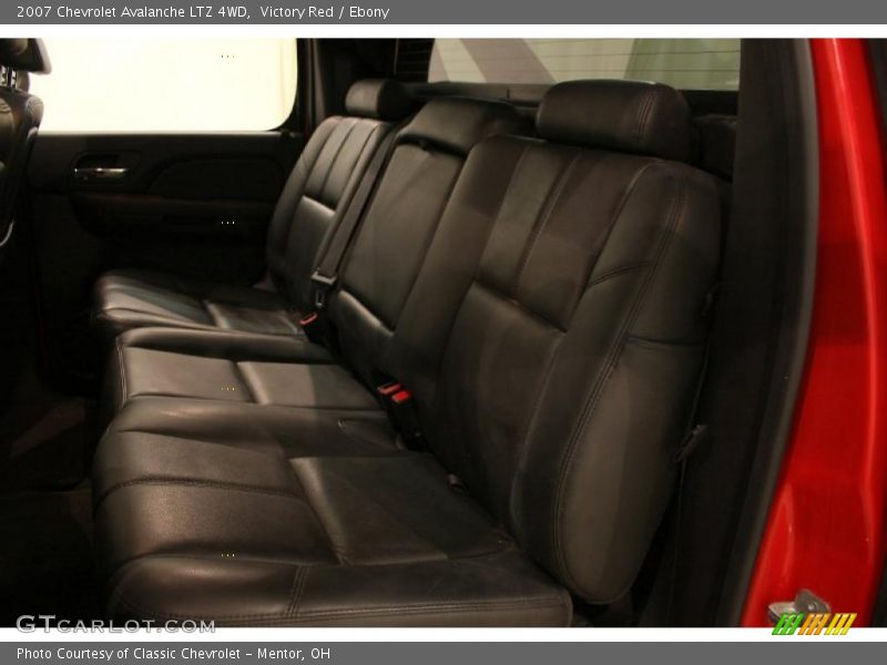 Victory Red / Ebony 2007 Chevrolet Avalanche LTZ 4WD