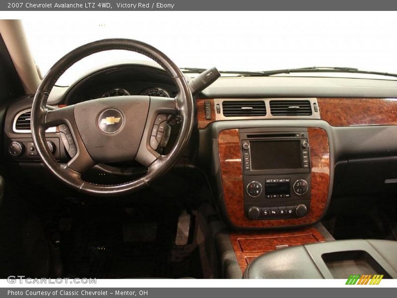 Victory Red / Ebony 2007 Chevrolet Avalanche LTZ 4WD