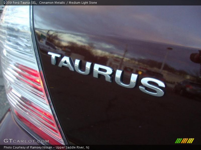  2009 Taurus SEL Logo